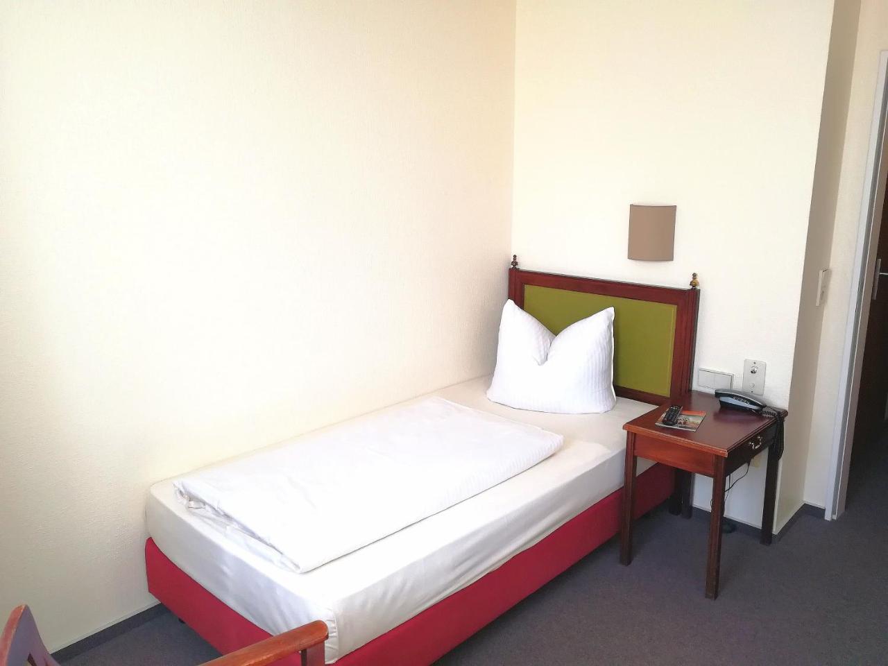 Hotel Krohwinkel Хитфельд Экстерьер фото
